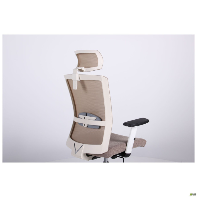 Кресло Uran White HR сиденье Сидней-09/спинка Сетка SL-02 беж AMF